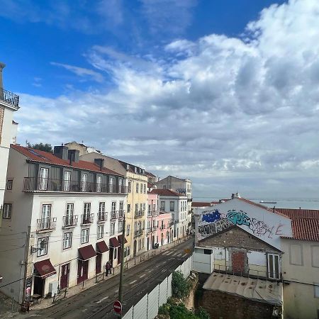 Discover Lisbons History - Stylish Apartment In Alfama Luaran gambar