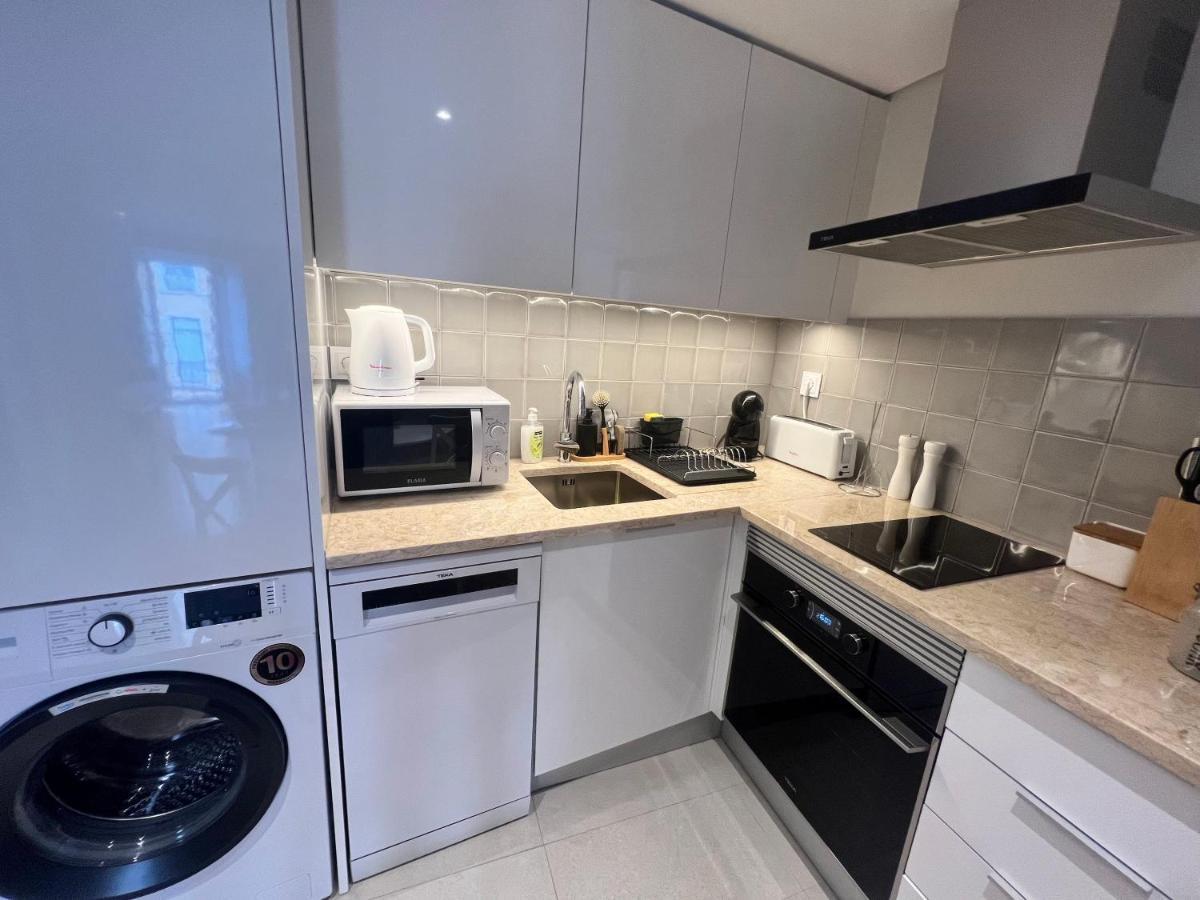 Discover Lisbons History - Stylish Apartment In Alfama Luaran gambar