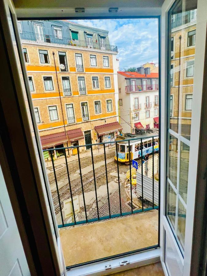 Discover Lisbons History - Stylish Apartment In Alfama Luaran gambar