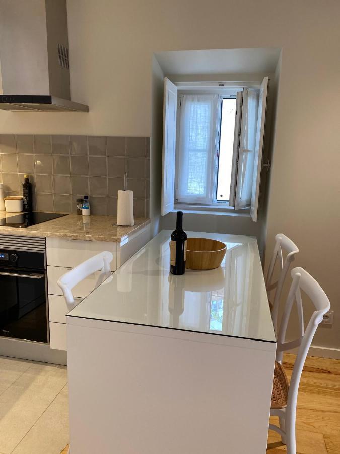 Discover Lisbons History - Stylish Apartment In Alfama Luaran gambar