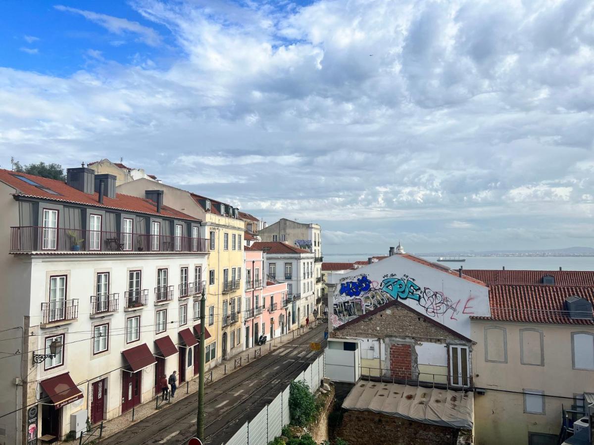 Discover Lisbons History - Stylish Apartment In Alfama Luaran gambar